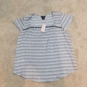 Ann Taylor Cap Sleeved Black and White Top